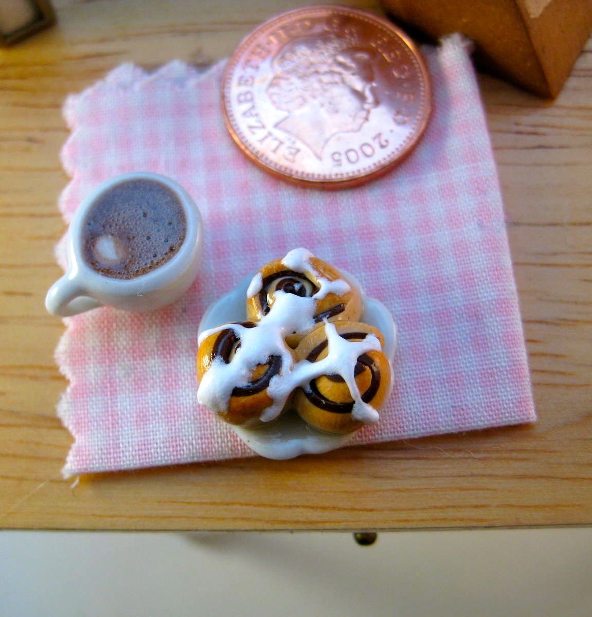 Mini Food Cinnamon Rolls