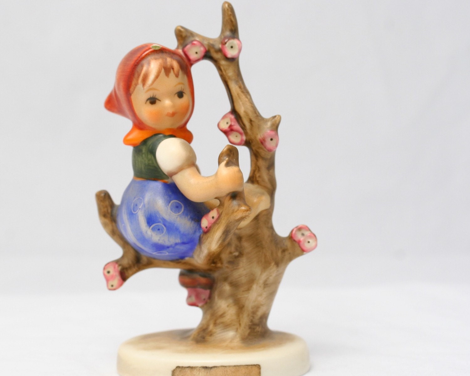 Hummel Figurine - Apple Tree Girl - 141 - TMK3