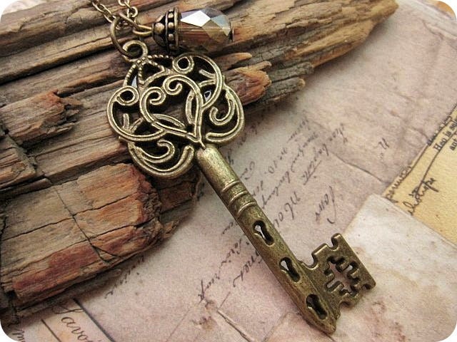 Ornate Style Victorian Key Necklace - trinketsforkeeps