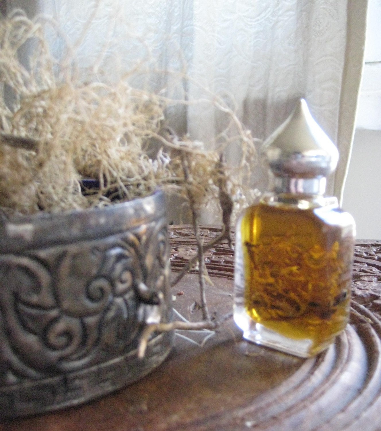 The Green Mantle - a botanical perfume oil - 1/3 oz