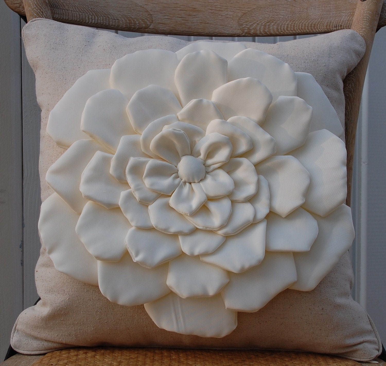 Sateen cream FLOWER