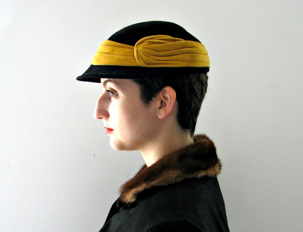 vintage 1950s hat / black wool felt mustard draped velour skullcap small round