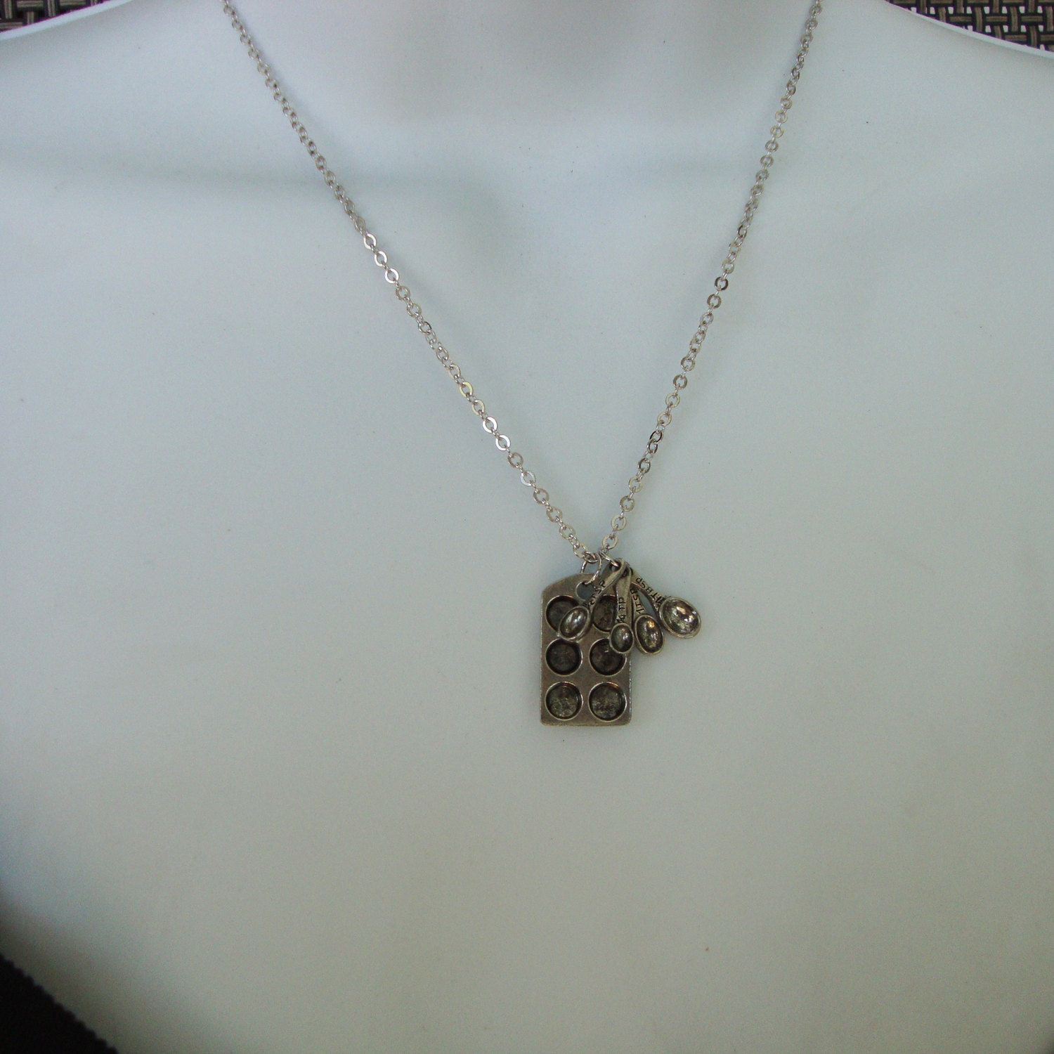 Gourmet Necklace - Measuring Spoons & Muffin Pan, Chef, Cook, Baker, special friend lovely gift, charm gourmet necklace