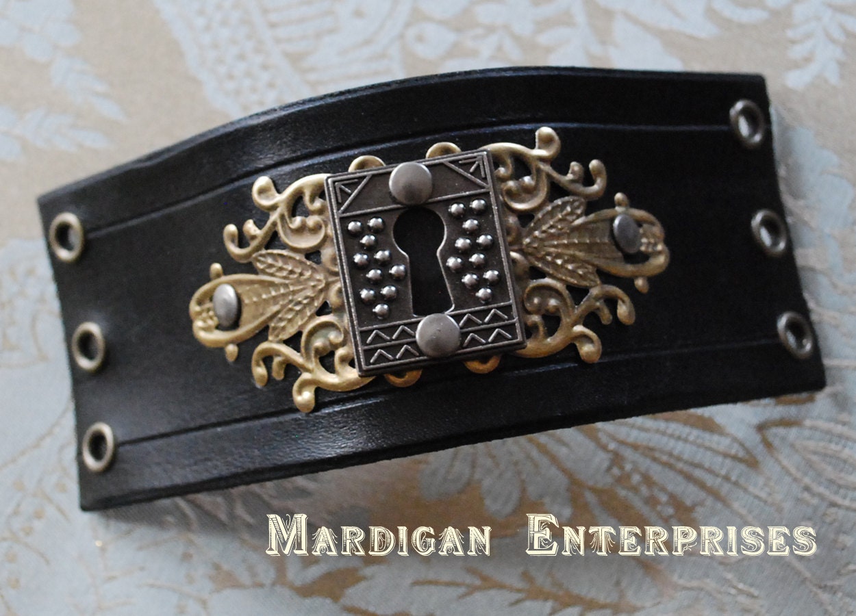 Leather Cuff - keyhole on black leather