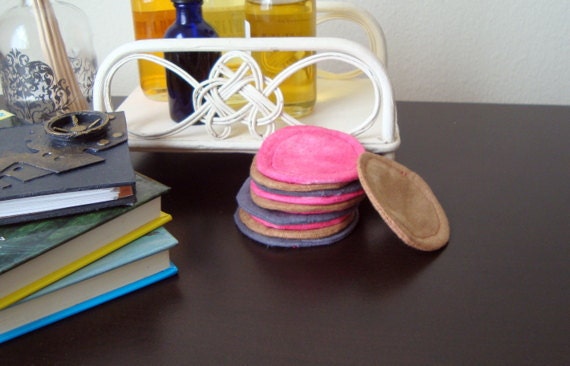12 Reusable Cosmetic Wipe Facial Pads in Organic Cotton Flannel Fray-Free