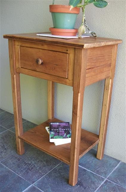 Reclaimed wood - End Table with Drawer
