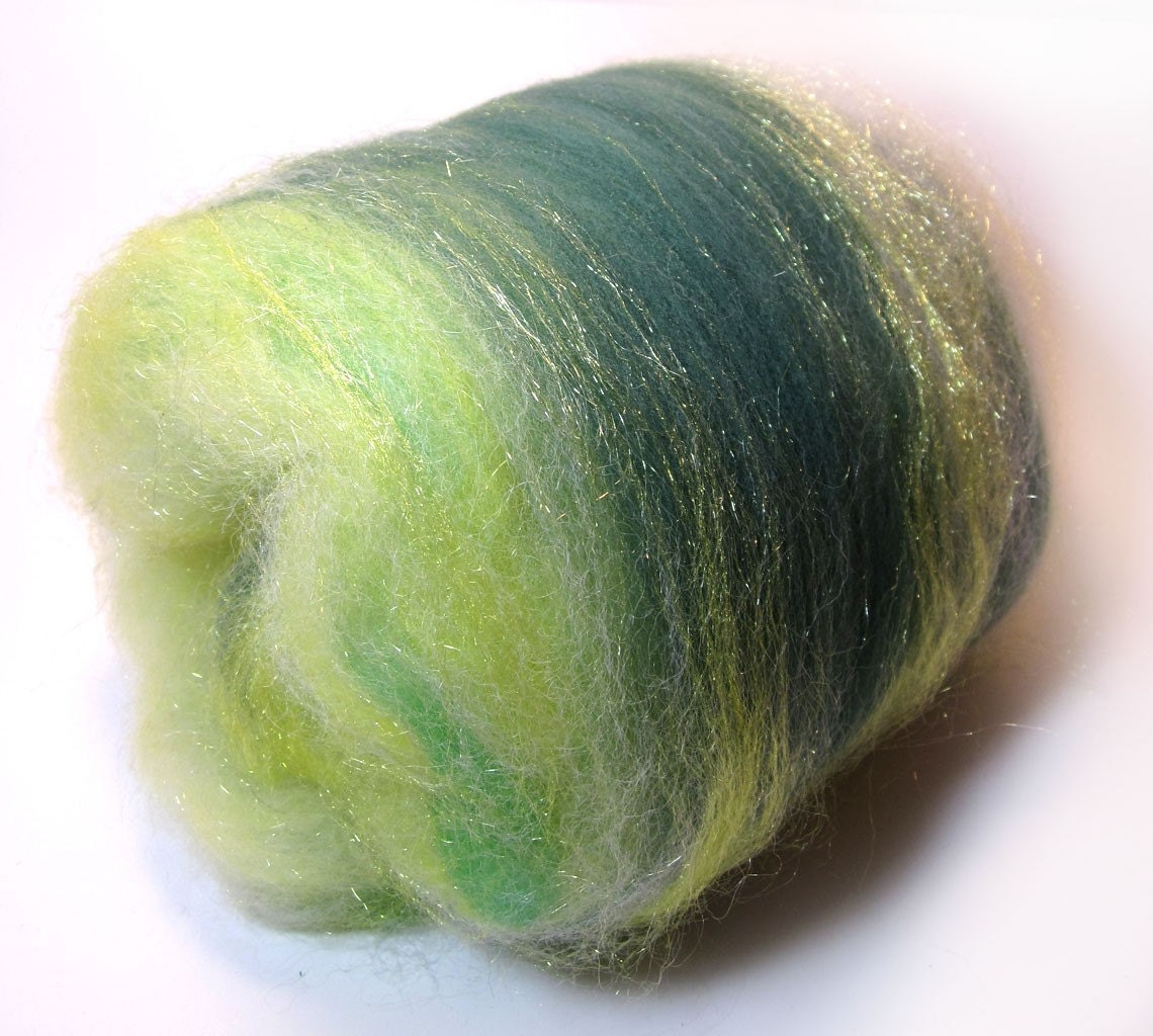 Cinnamon's Fiery Jade spinning batt (1.8 oz)