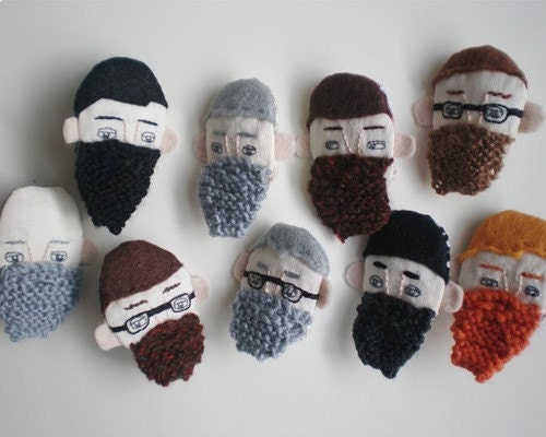 MADE TO ORDER - bearded bloke brooch - embroidered mans face with knitted beard