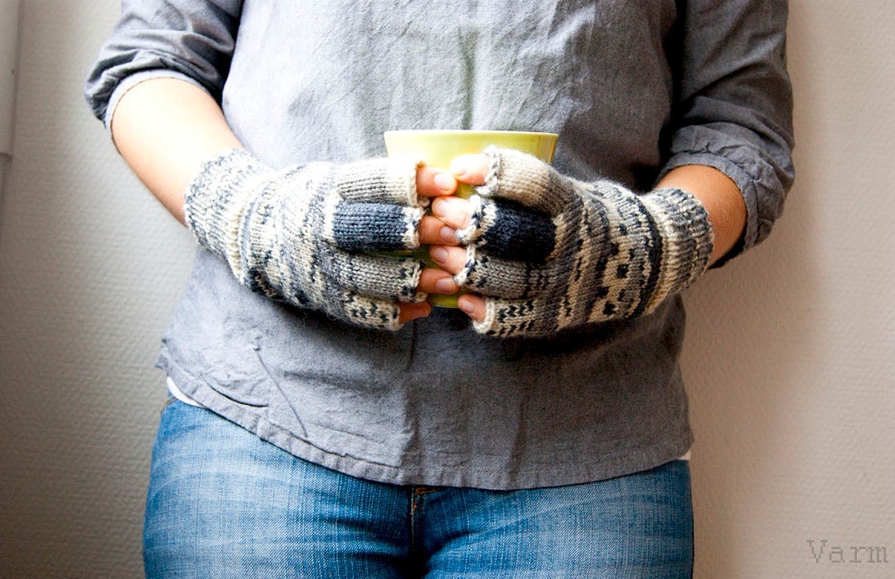 Hand knit fingerless gloves - gray scale. stripes.