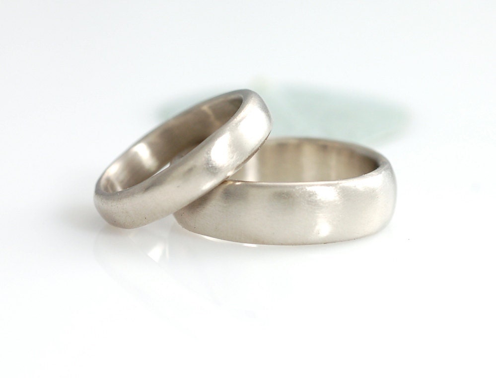 NEW Metal Alloy - Subtlety - Palladium/Silver Wedding Band Set - 4mm and 6mm