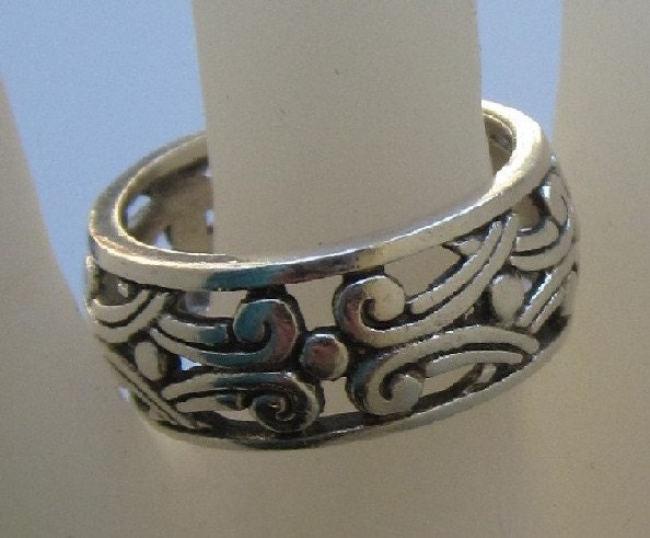 Vintage Sterling Silver Carved Ring