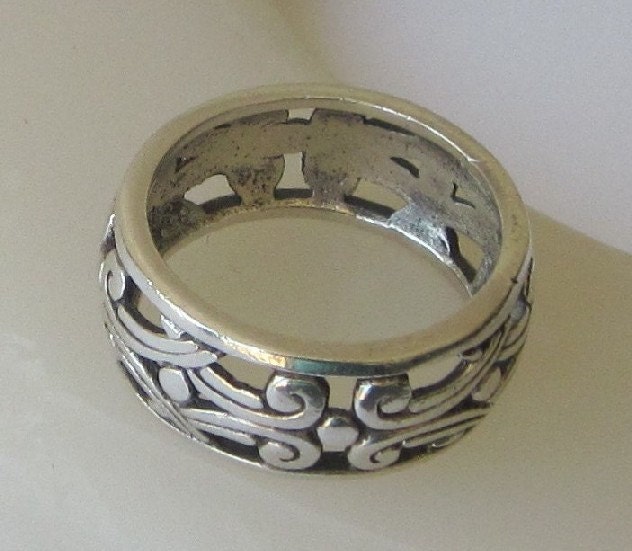 Vintage Sterling Silver Carved Ring