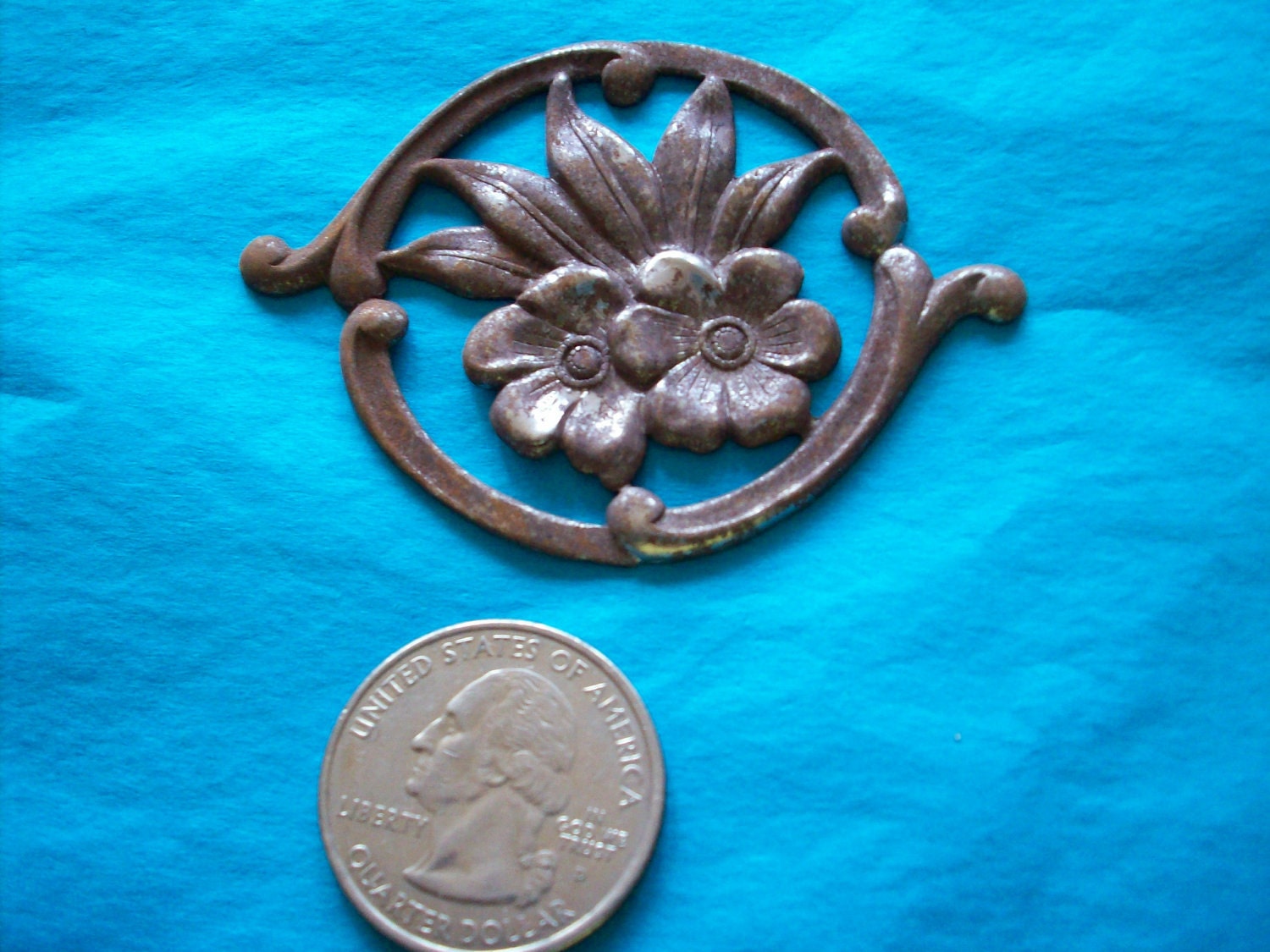 2 metal flowers late 40s Japan store stock