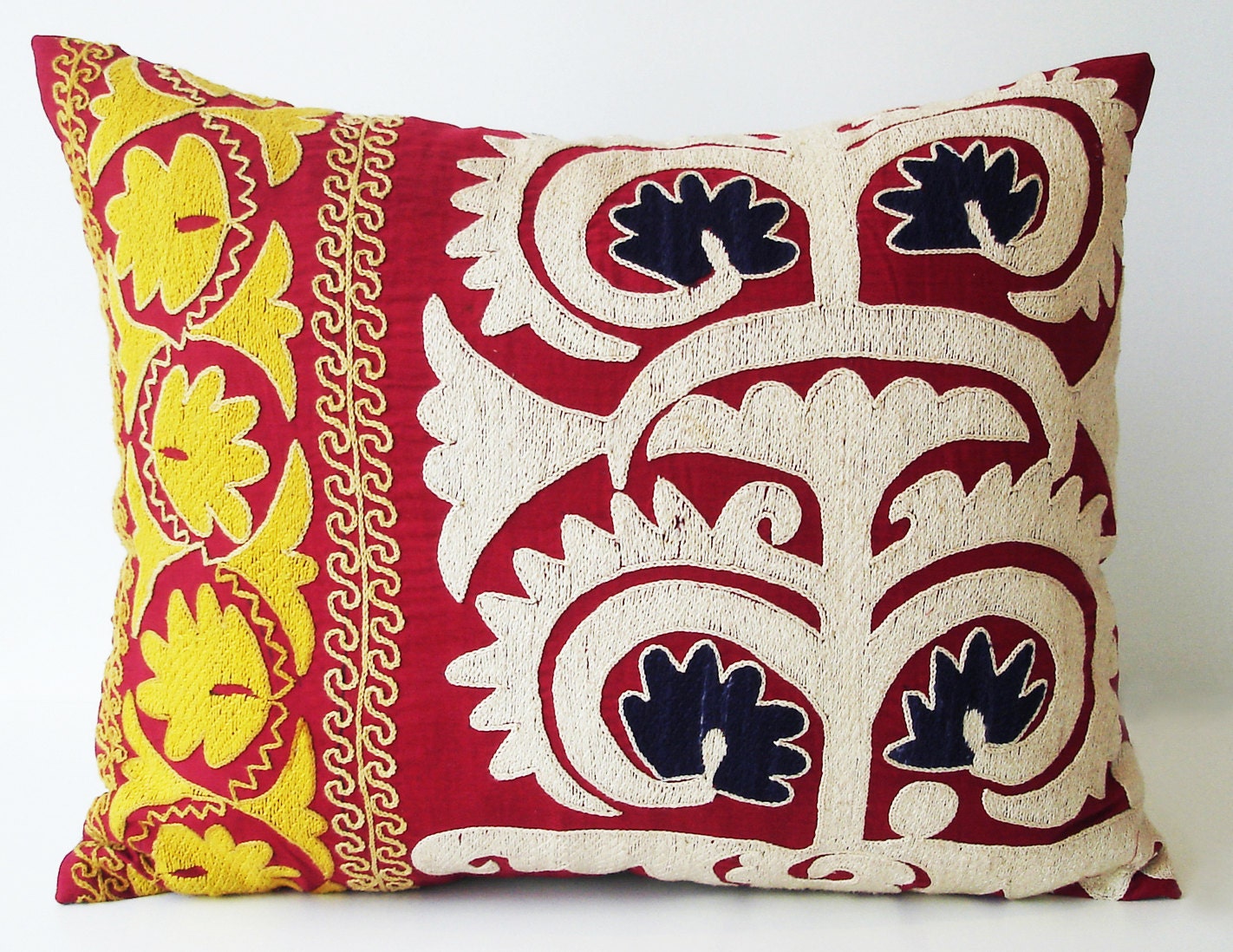 Sukan / Vintage Hand Embroidered Suzani Pillow Cover - 17x21
