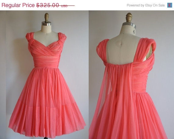 LAST CHANCE 35% off SALE 1950s vintage dress // 50s cocktail party full skirt dress // Cup Cake Princess