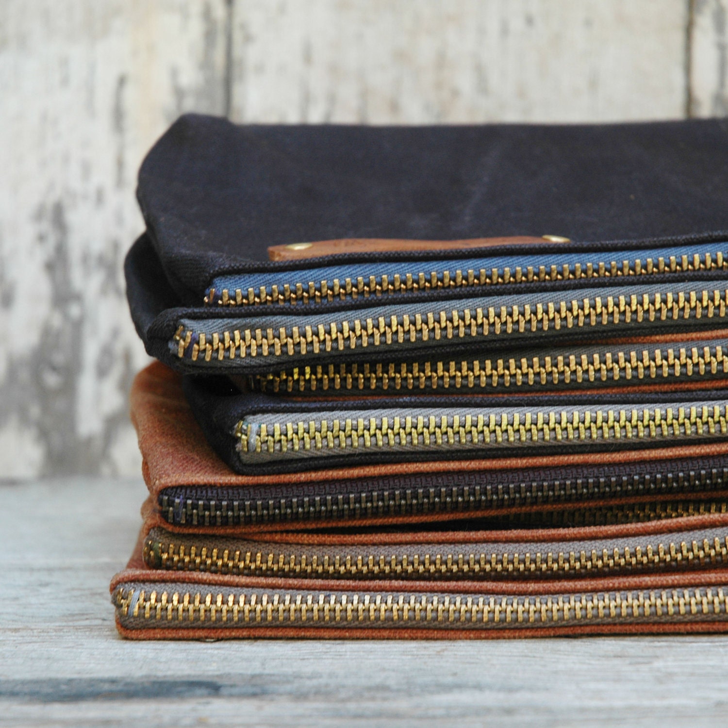 Waxed canvas pouch: Spice.