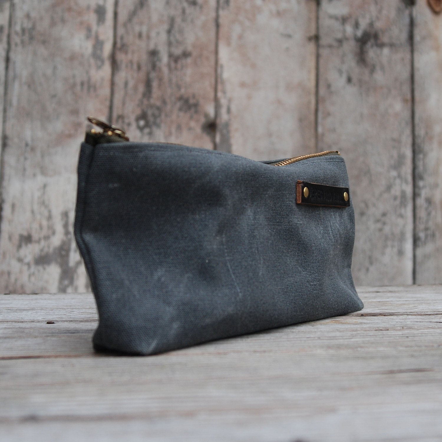 Waxed canvas pouch: Slate.