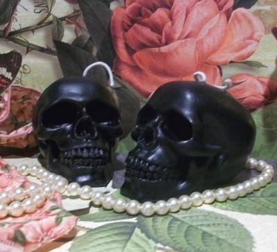 Beeswax Black Skull Candle