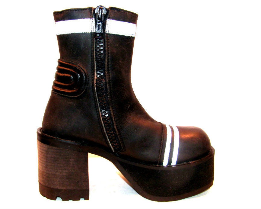 Vintage Woman's Black Leather Reflective Stripe Cyber Glam Platform Boots size 8