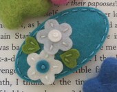 NO SLIP Wool felt hair clip -Double daisy -teal