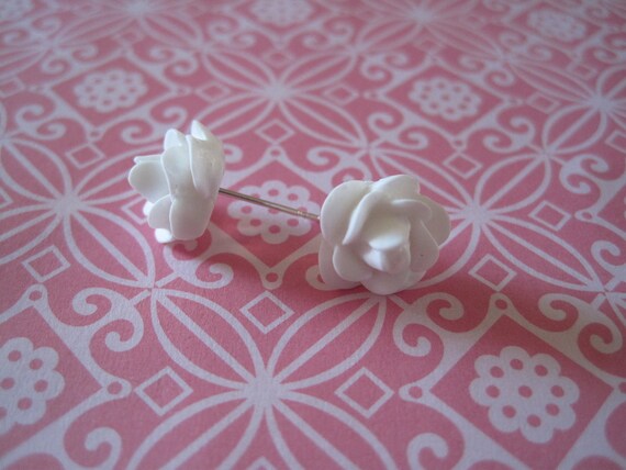 White Flower Post Earrings