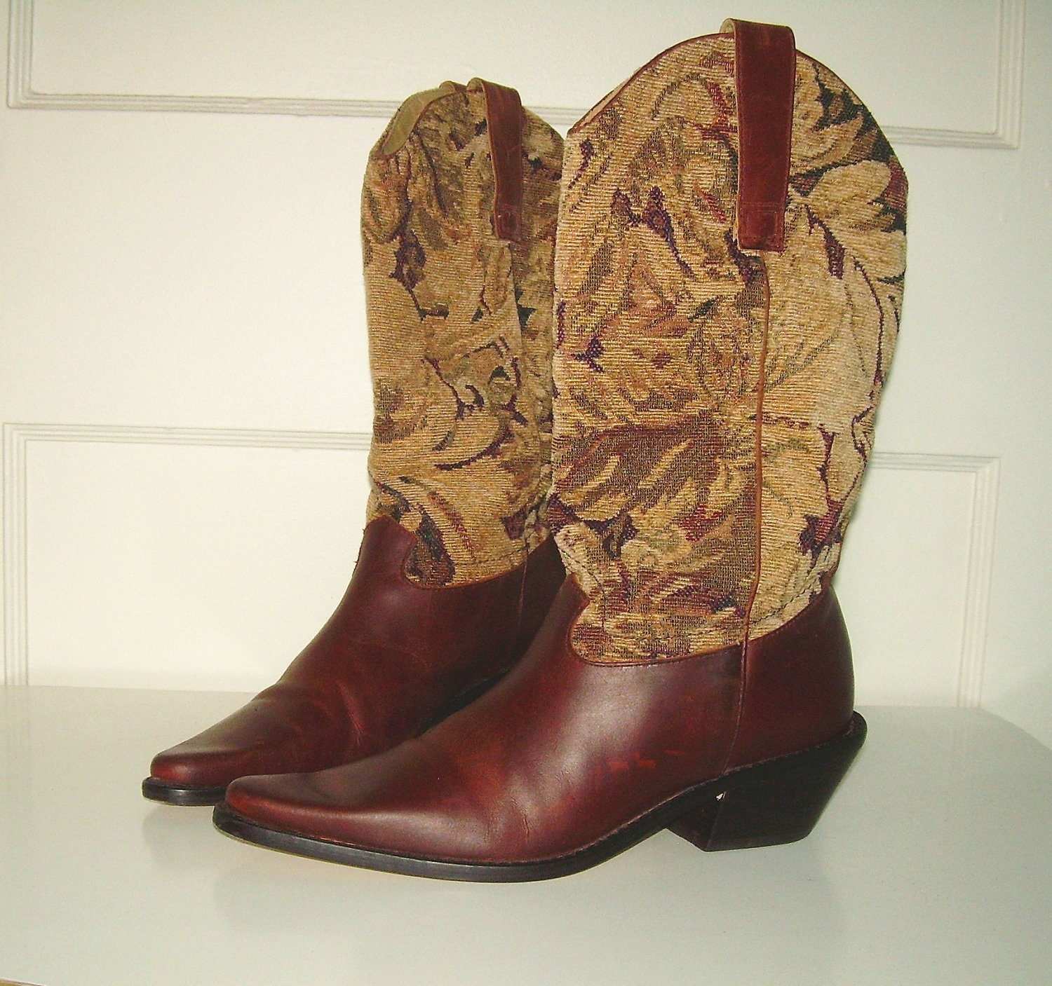 Vintage Tapestry Leather Cowboy Boots (W Sz 6)