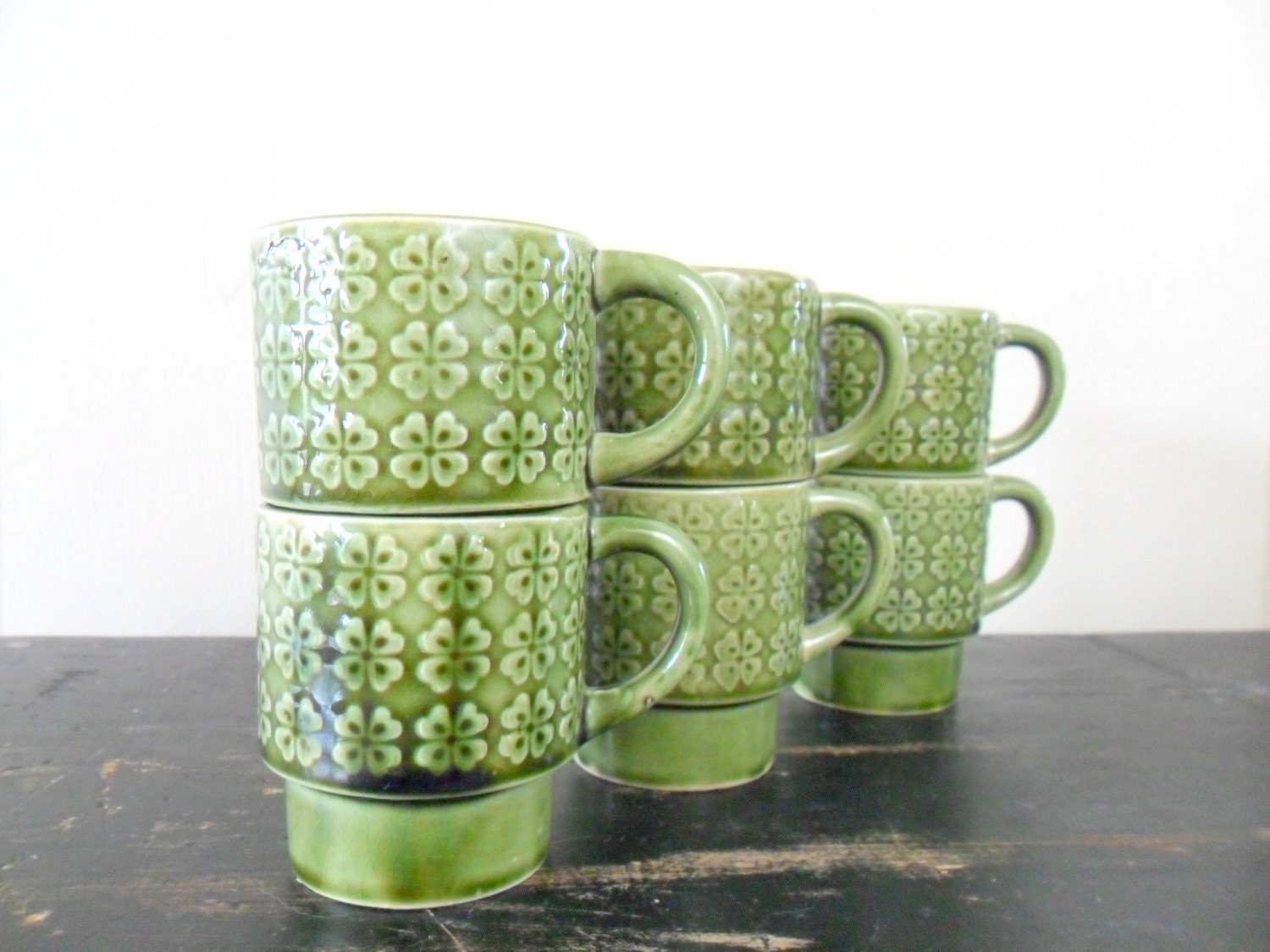 reserved for kirsti retro green four leaf clover stacking coffee mugs - vintage kitchen - springtime
