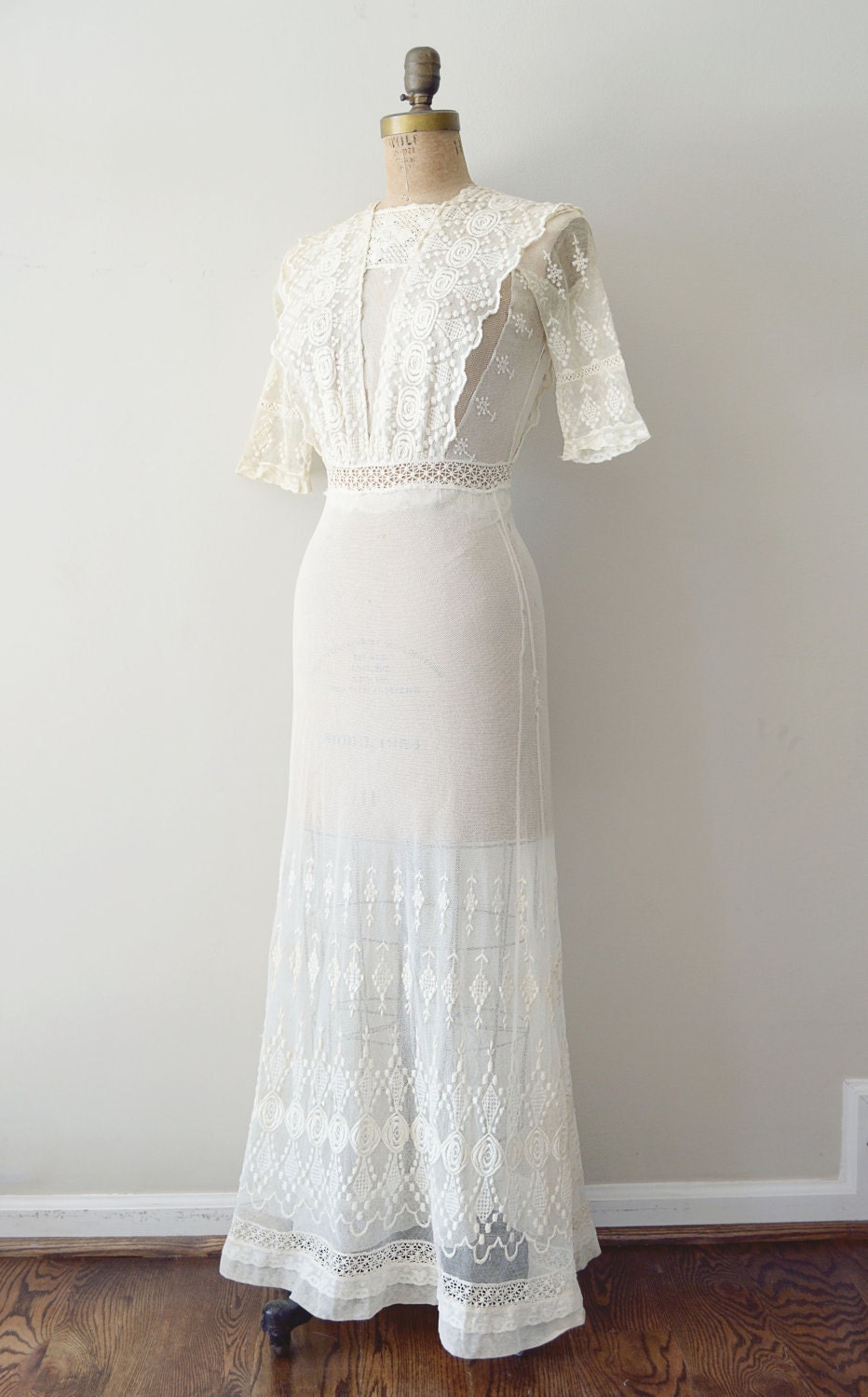 vintage 1910s dress - edwardian wedding dress / antique ivory lace