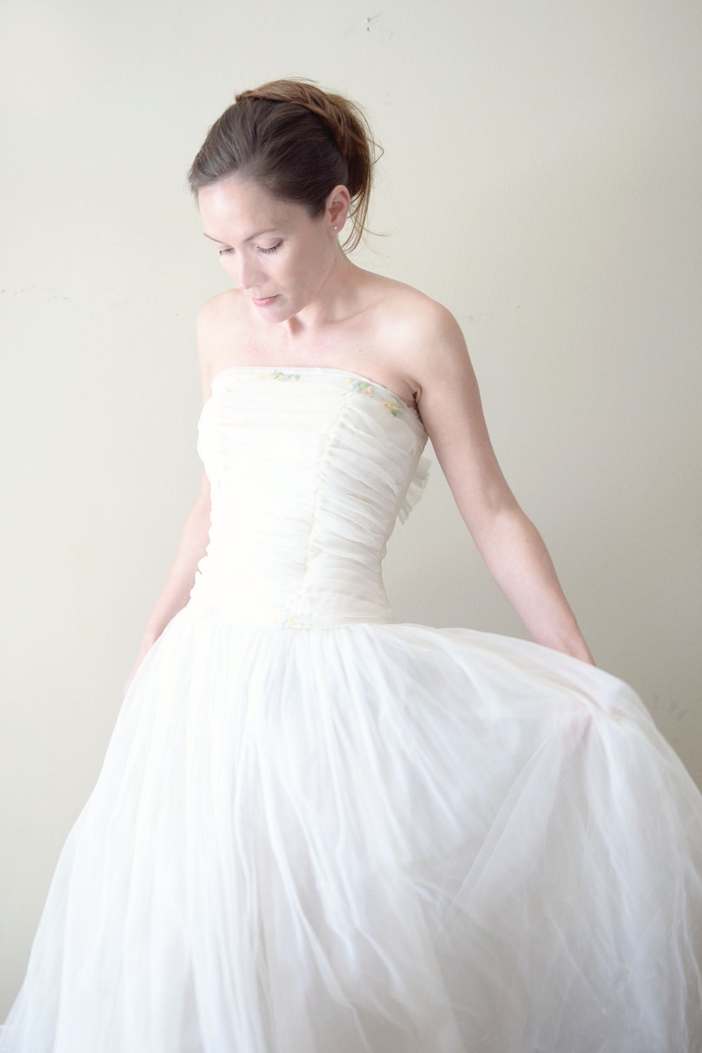 vintage 1950s dress -  50s wedding dress /  white tulle full skirt ball gown