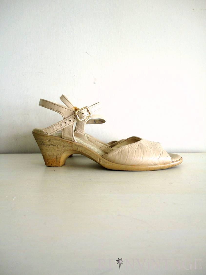 vintage 1970s wedge shoes : NUDE brown sandals
