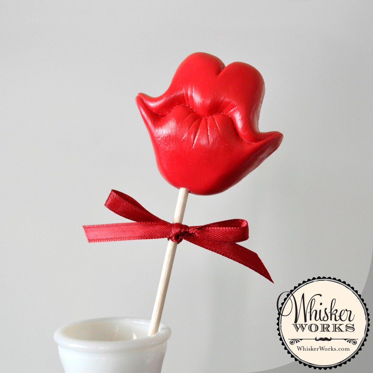 Puckered Smile on a Stick - The Flirt Il_170x135