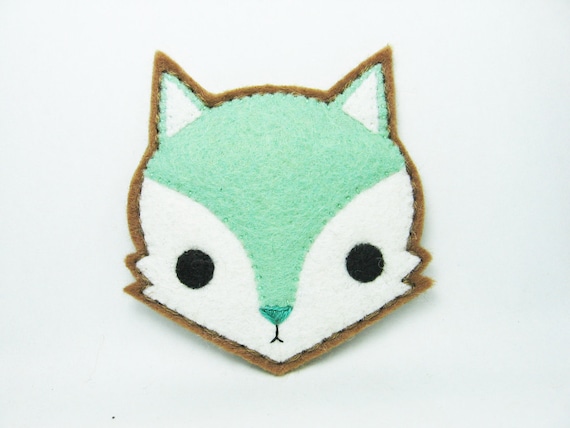 Mint fox felt pin - made to order