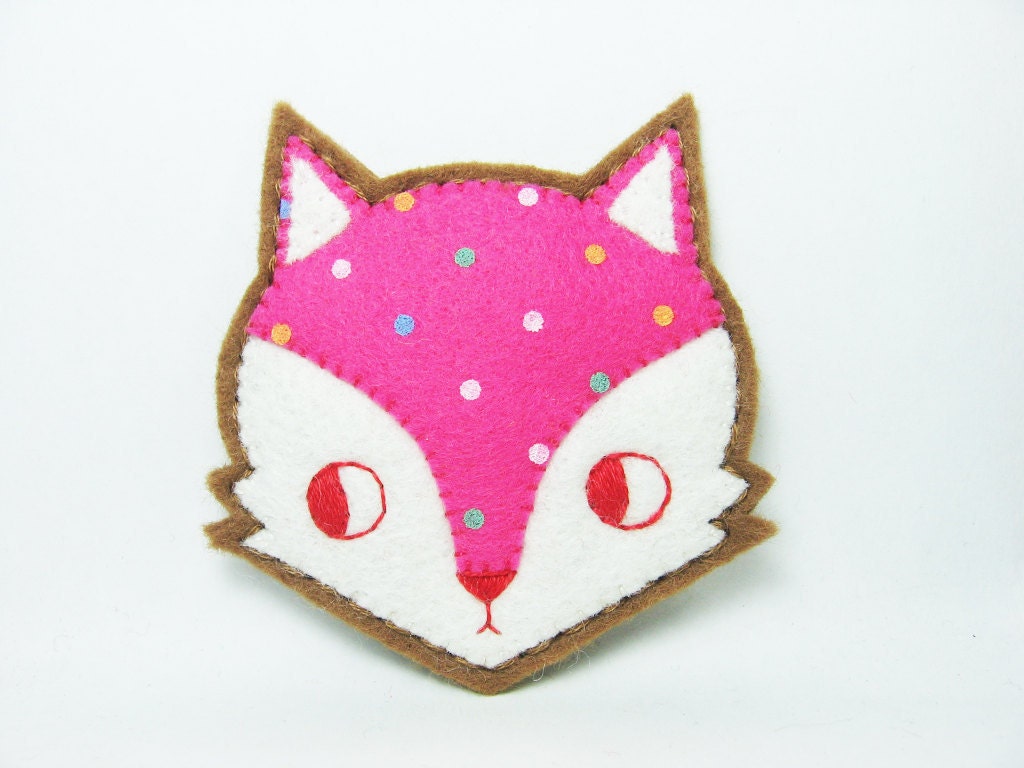 Moody fox felt pin