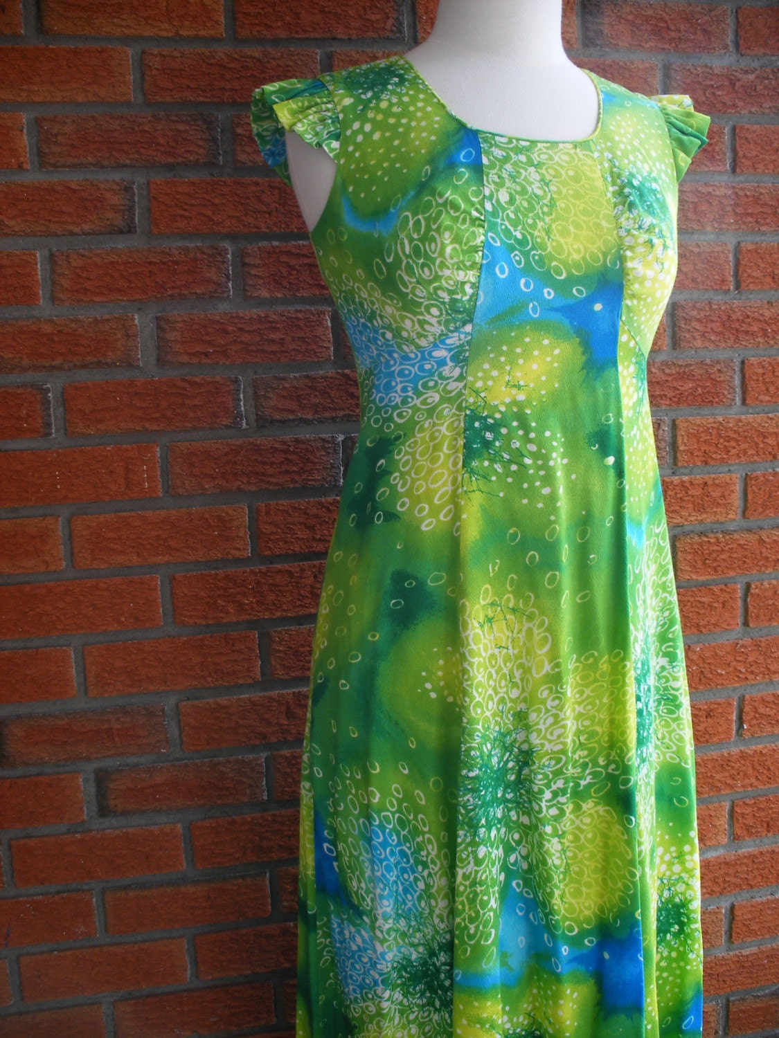 Vintage Hawaiian Dress in Green Blue And White