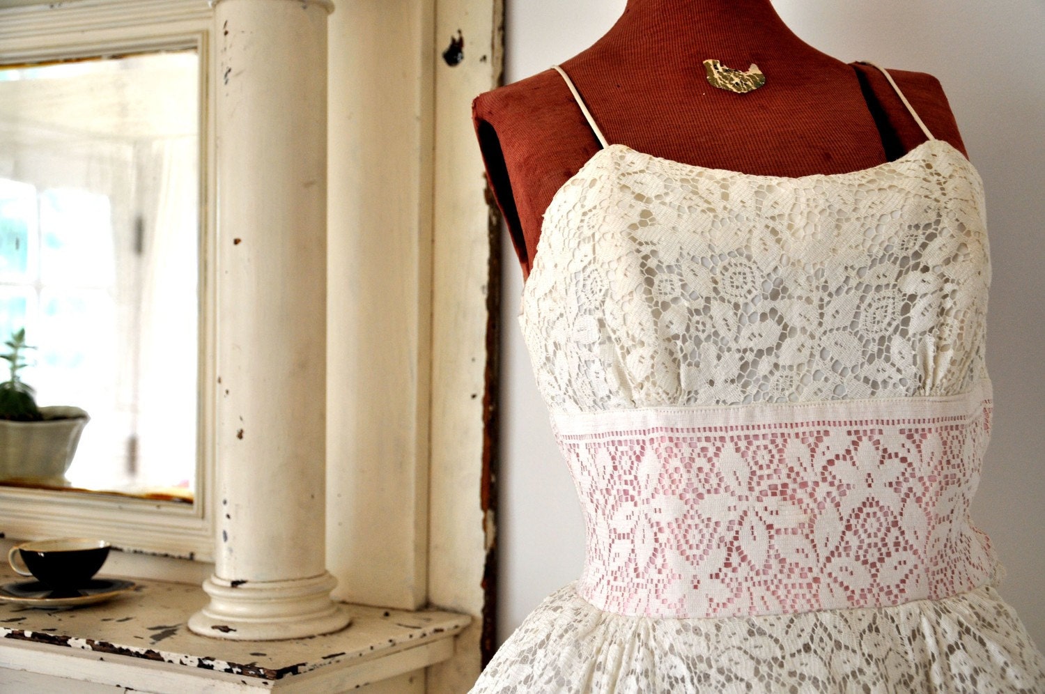 S A L E GORGEOUS 1950s Cream and Pink Spaghetti Strap Delicate Embroidery Gown XS Small WAS 124.00