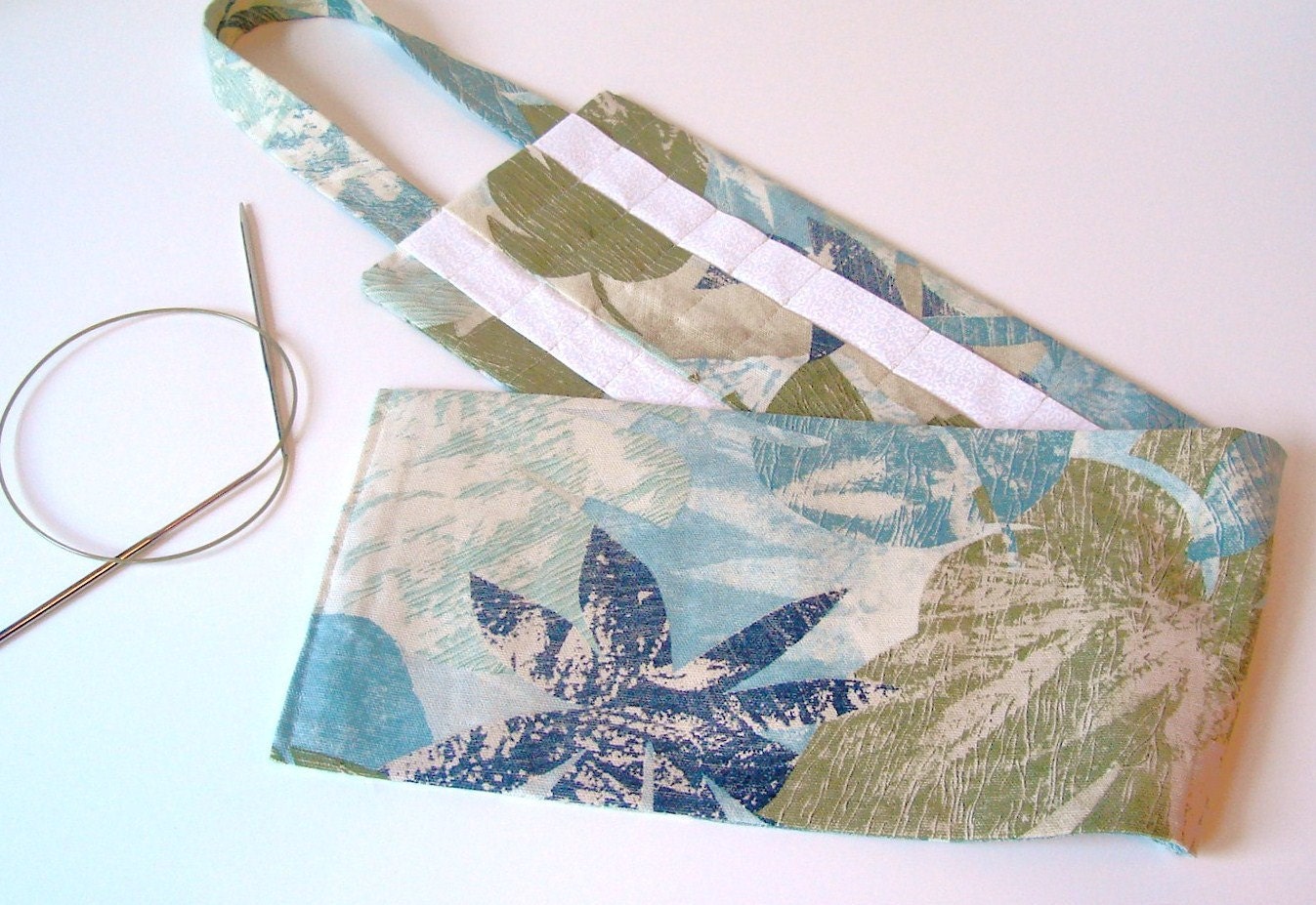Hanging Knitting Needle Organizer Floral Circular Needle Case