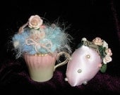 Teacup Tina and Her Shiny Berry Needlefelted Mini Artist Bear OOAK