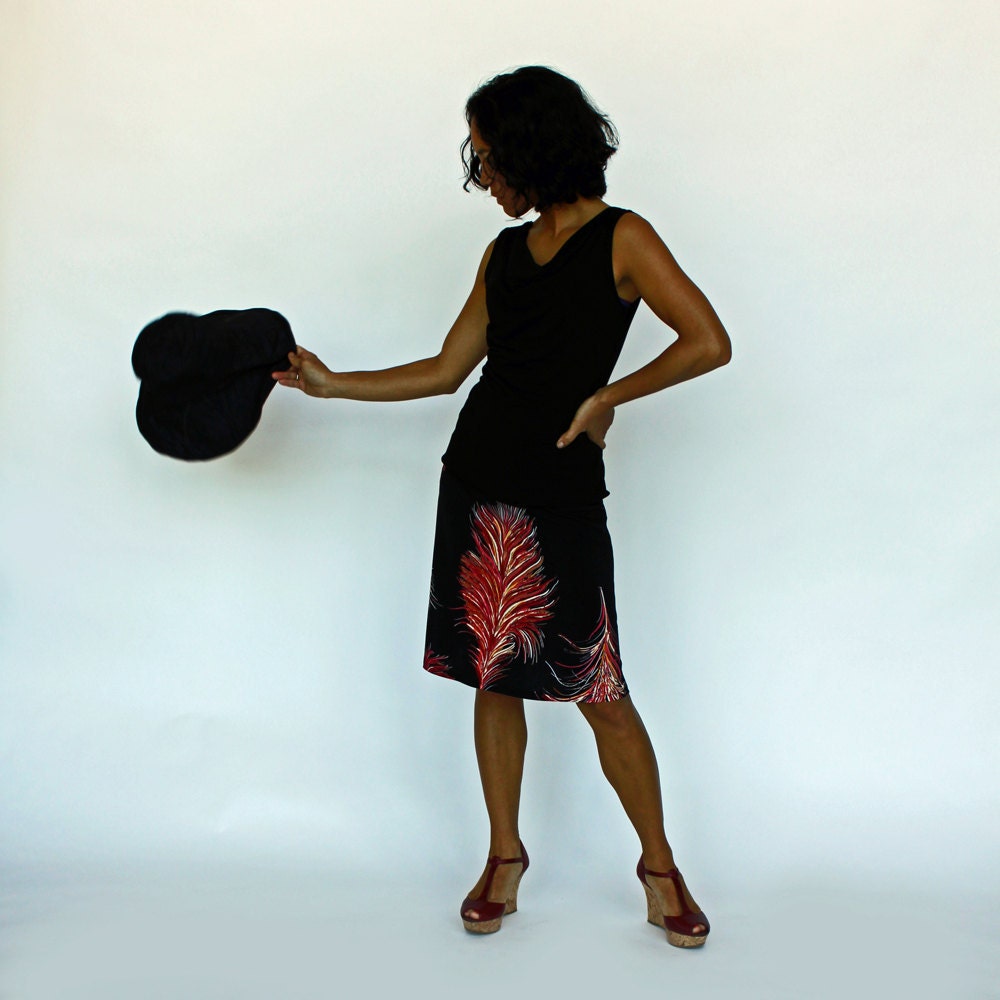 Red Feather Print A-line Skirt, Black and Red Jersey Travel Skirt