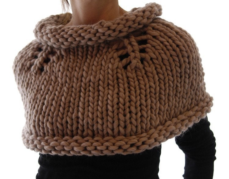 Instructions to make: Magnum Capelet 1 PDF Pattern