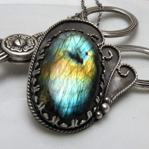 Metalwork labradorite brooch , silver gemstone pendant , fine jewelry , sterling metalwork jewelry , vintage style jewelry