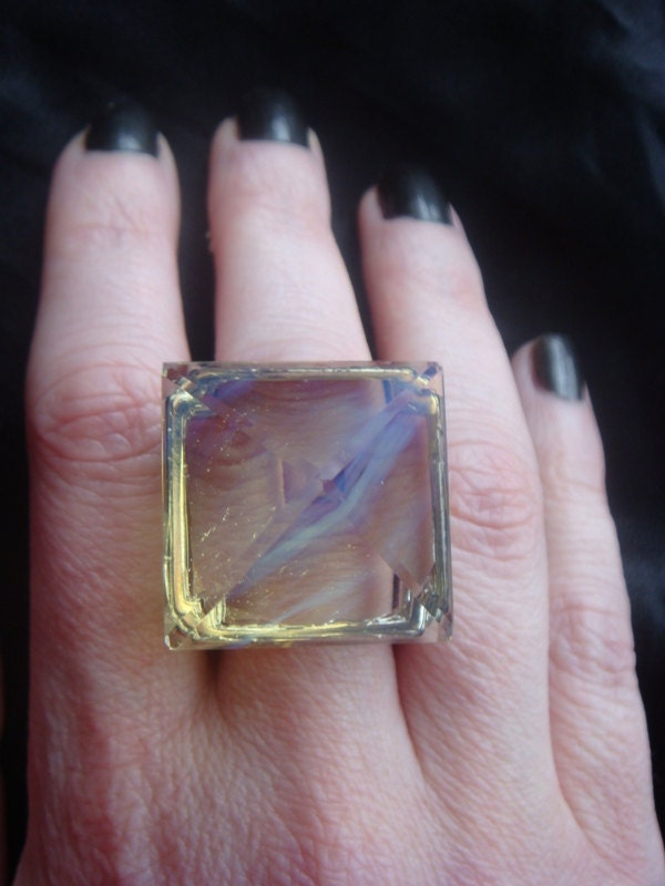 Glowing Geometric Pyramid Crystal Ring