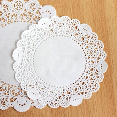 Romantic Ivy Lace Paper Doilies 4 inch (50 sheets)