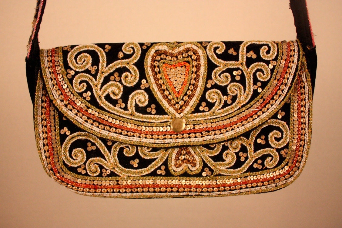 VELVET HEART 70s Embroidered Sequin Heart Bird Ethnic Indian Velvet Purse