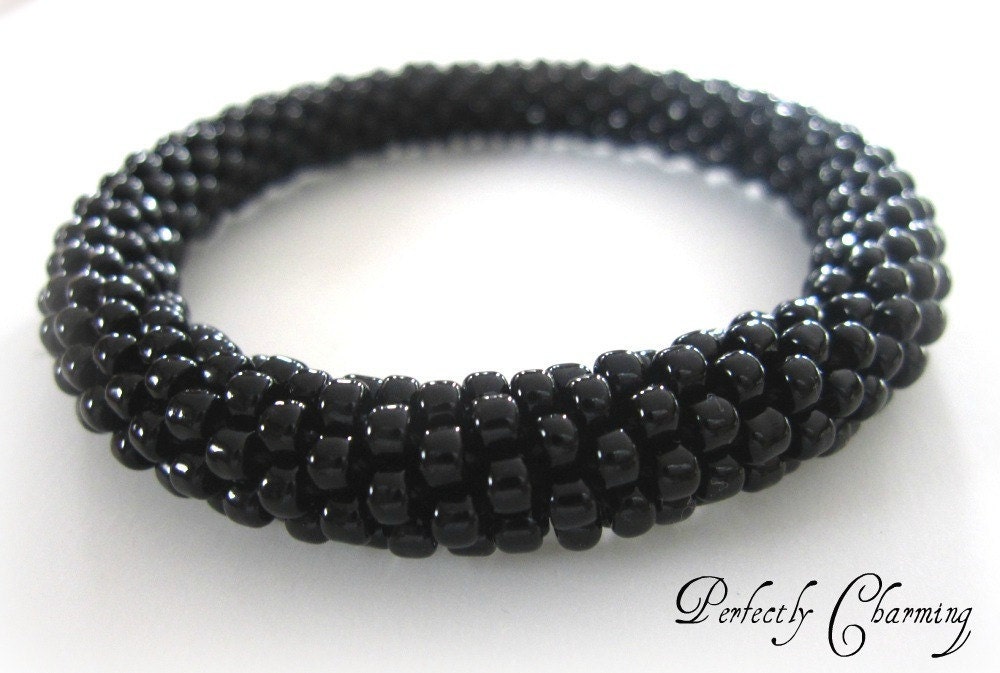 Bracelet BASIC BLACK Stackable Bead Crochet Bracelet