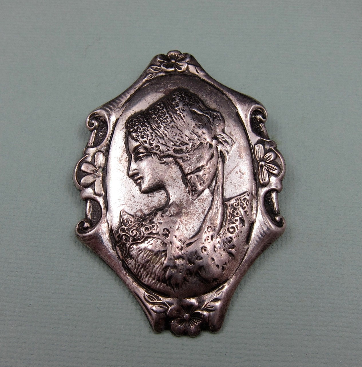 Vintage Silver Cameo Brooch