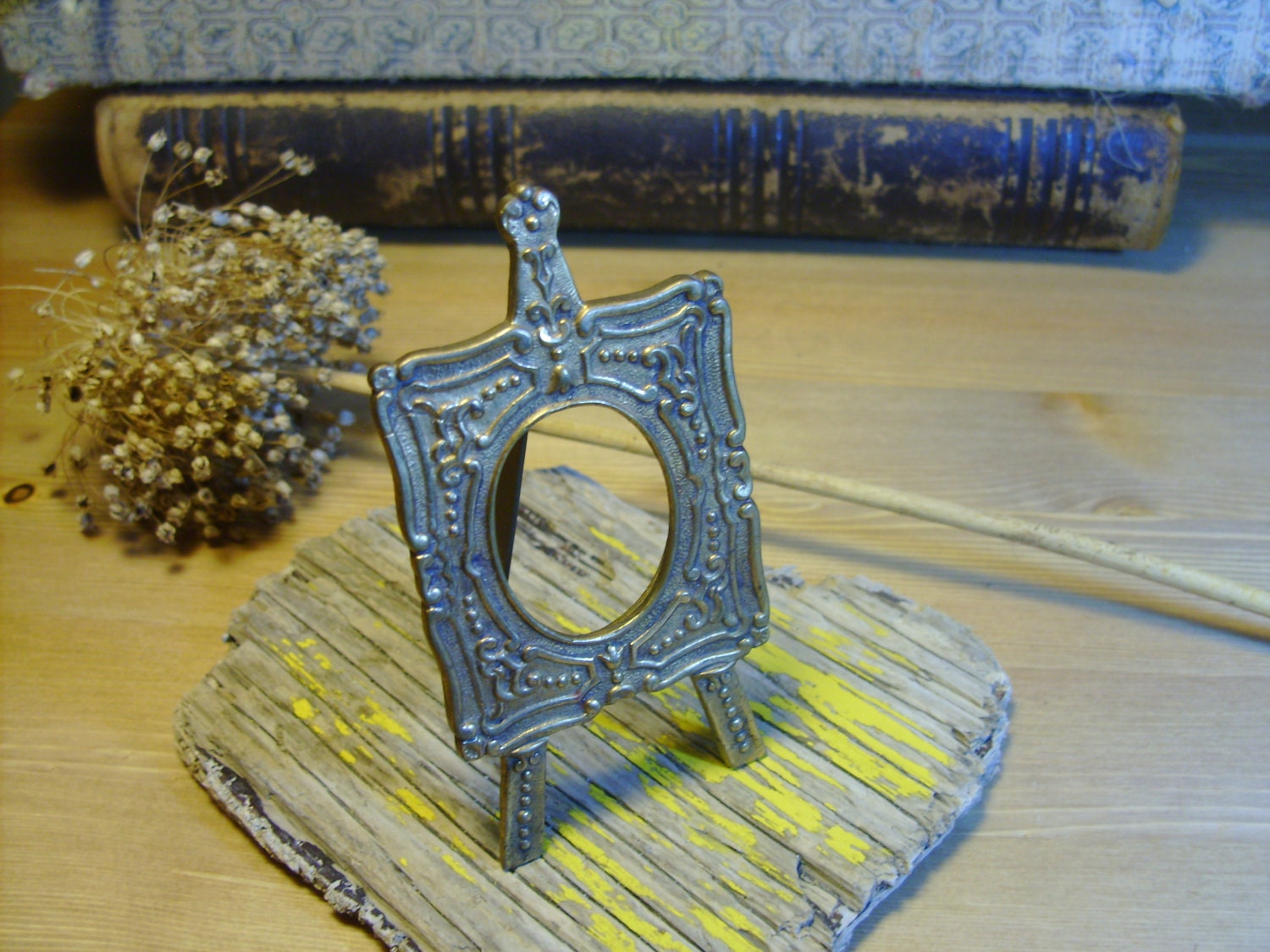 Victorian Metal Frame AN AUTHENTIC ANTIQUE