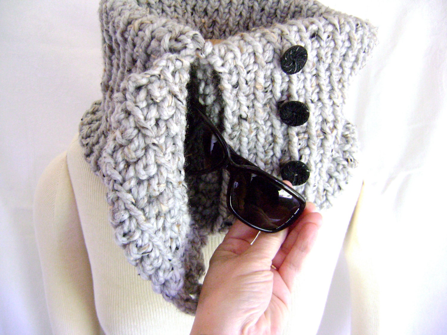 Crocheted Pocket Cowl Pattern - Great For Yourself or As A Gift - INSTANT DOWNLOAD