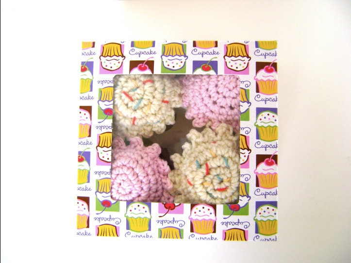 Crochet Pattern for Cupcake Toy or Pincushion INSTANT DOWNLOAD