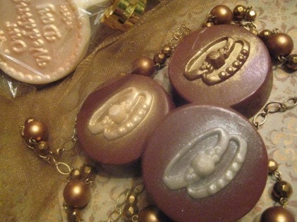 24-Chocolate Covered Oreo With Wedding Ring Decoration In Favor Box-Wedding/Shower Favor
