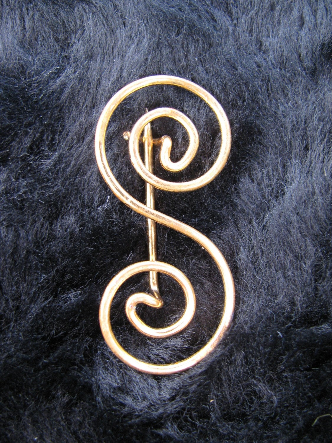 Freeform S vintage Pin